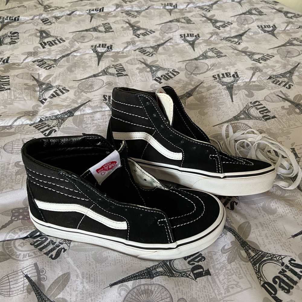 Vans girls high top suede sneakers! Worn 4 times!